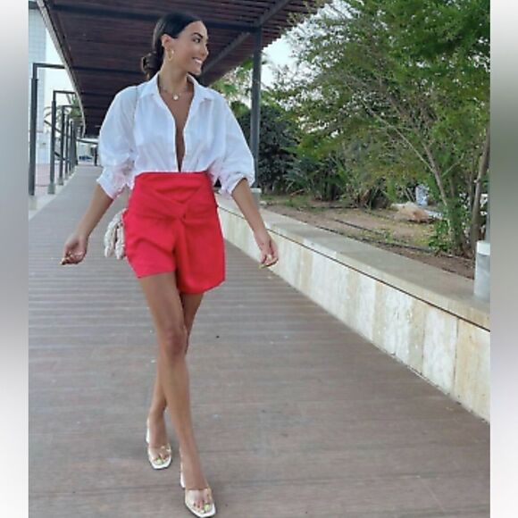 ZARA Coral Red Sateen Mini Skirt with Knot Detail Bloggers Fave Size XS - Picture 2 of 8